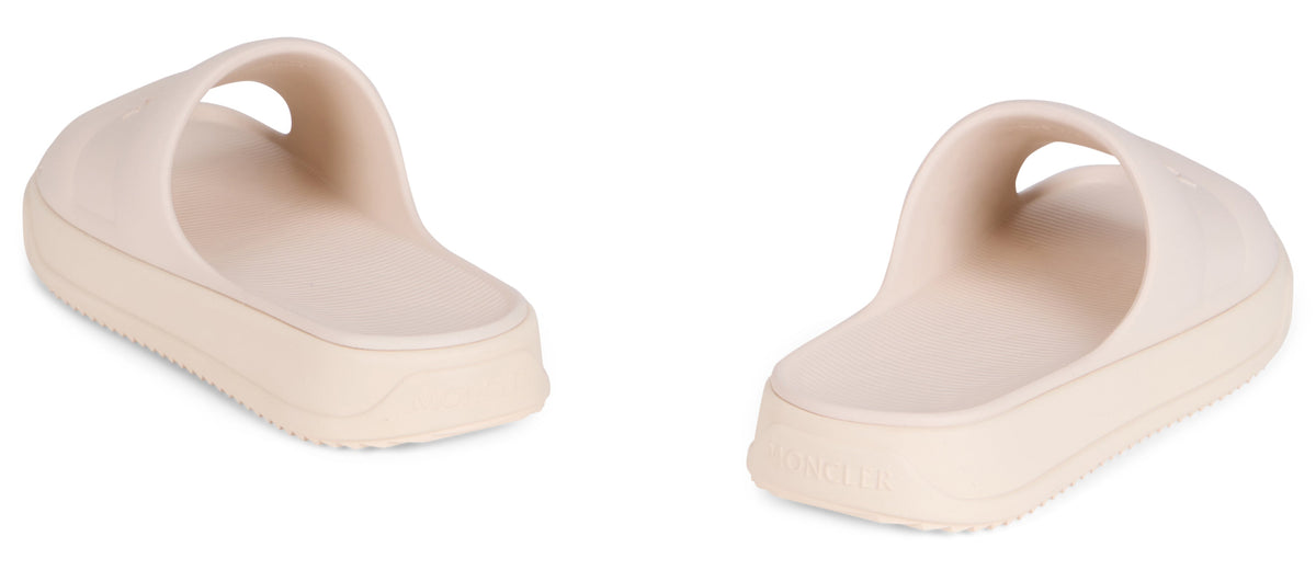 Slippers with embossed logo RTW