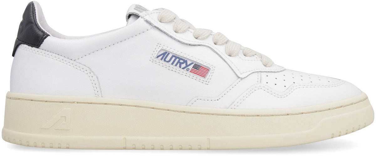 Autry Medalist low wom ll22 leather/leather white/black