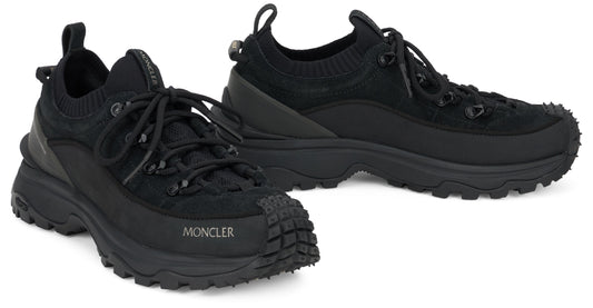 Sport shoes with high sole SHOES