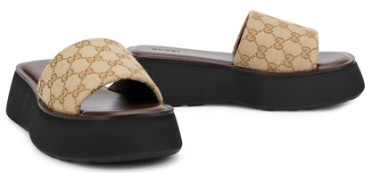 Gucci Slippers in fabric