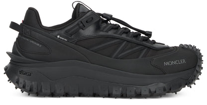 Sport shoes with high sole SHOES