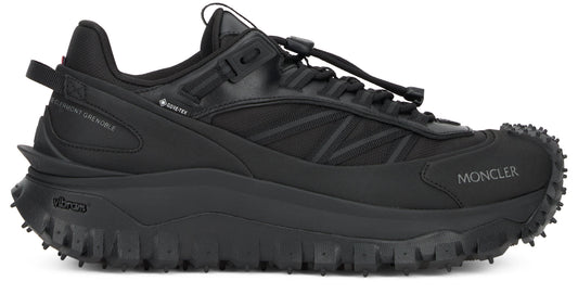 Sport shoes with high sole SHOES