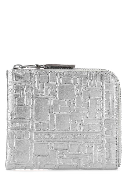 EMBOSSED LOGOTYPE WALLETS