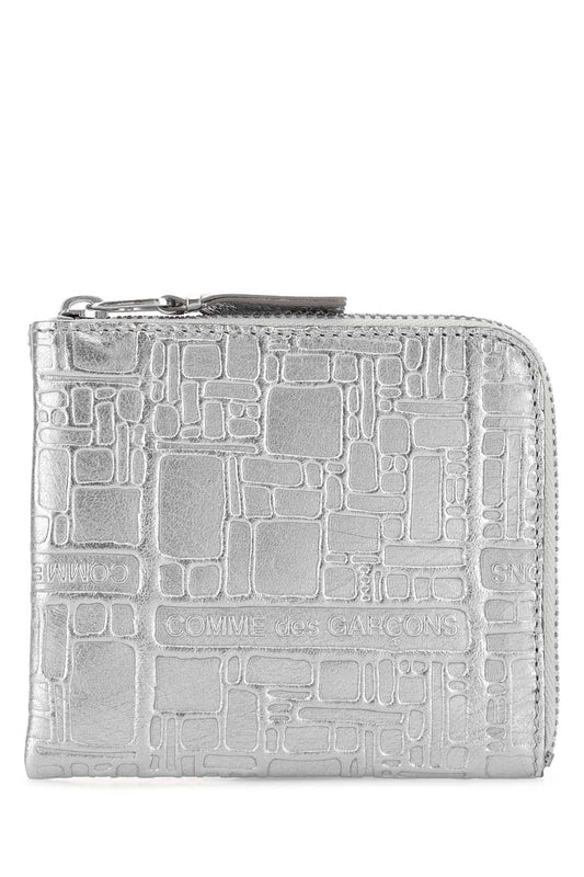 EMBOSSED LOGOTYPE WALLETS