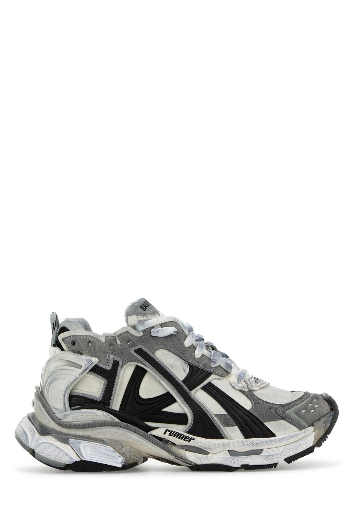 RUNNER SNEAKERS