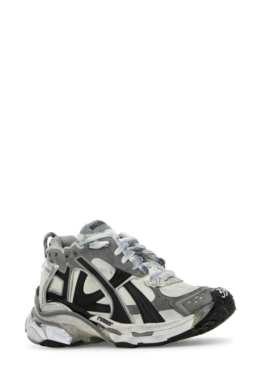RUNNER SNEAKERS