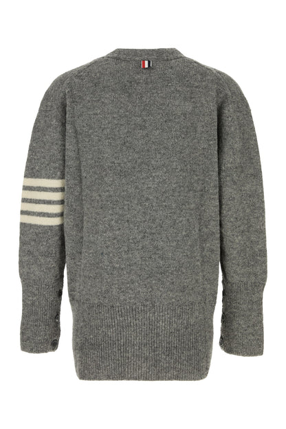 JERSEY STITCH
EXAGGERATED FIT
V NECK CAR KNITWEARS