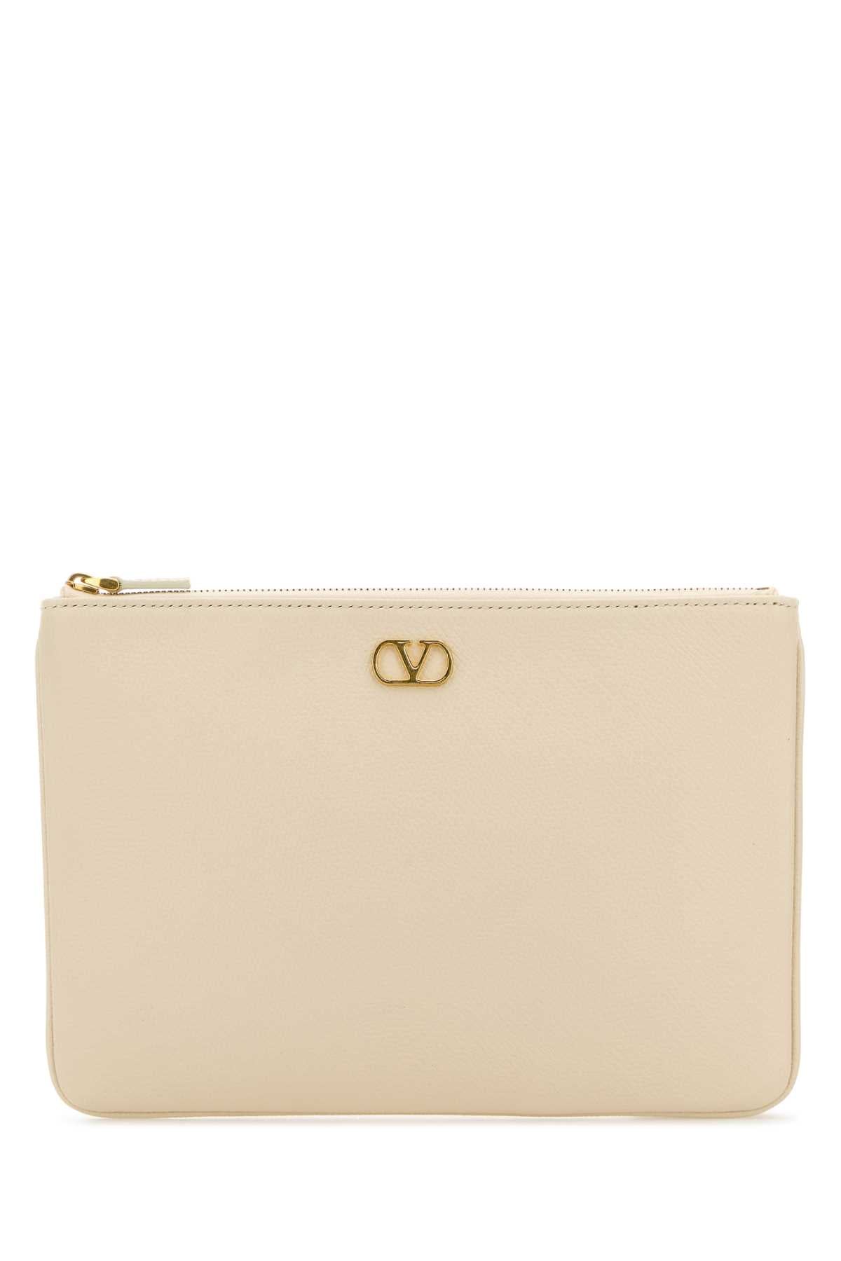 Valentino Garavani Vlogo signature
