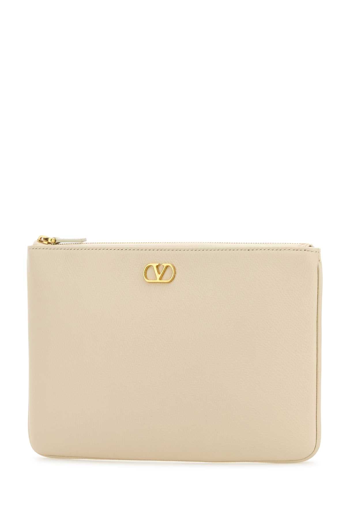Valentino Garavani Vlogo signature