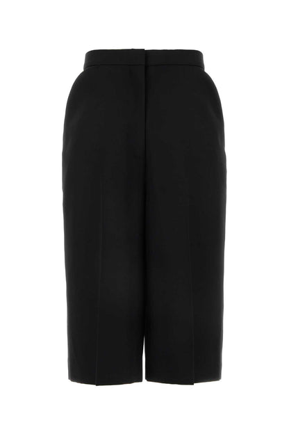 CURVED POCKET SHORTS SHORTS