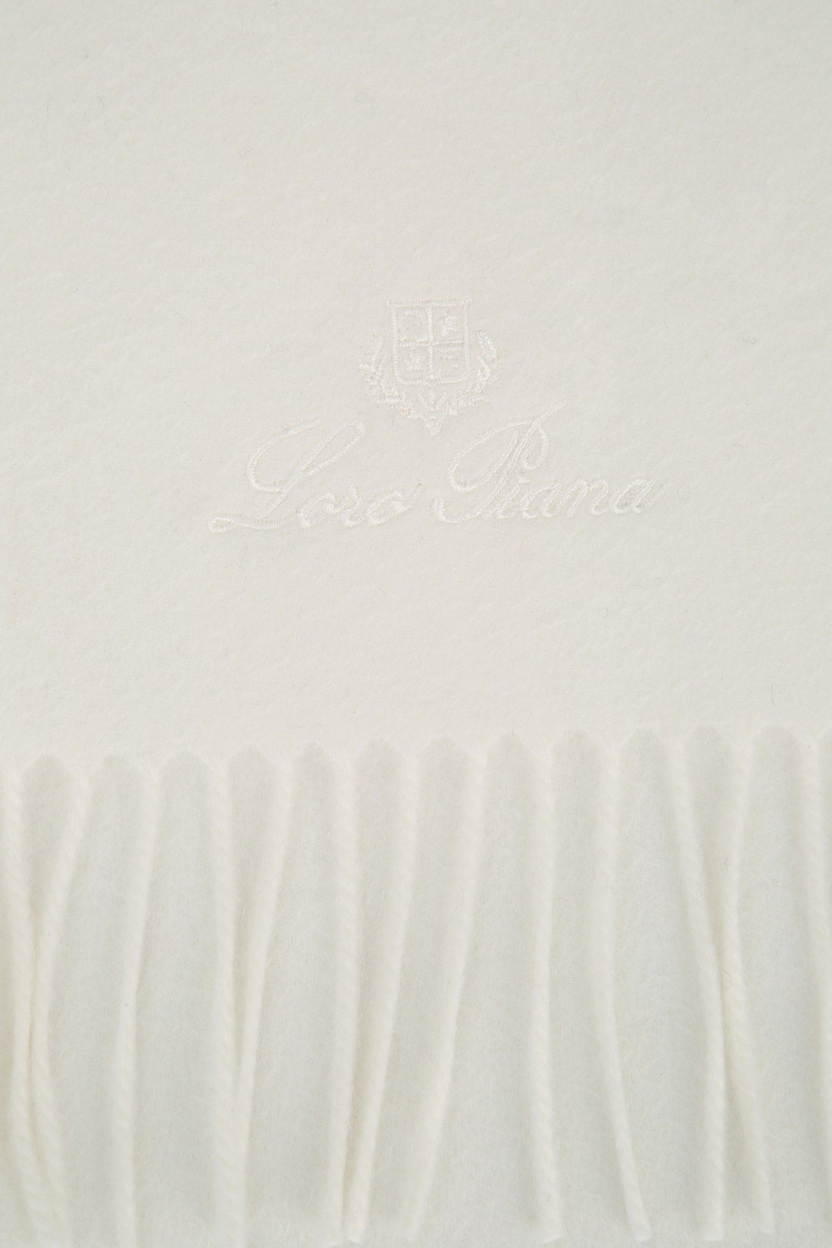 Loro Piana Stola opera