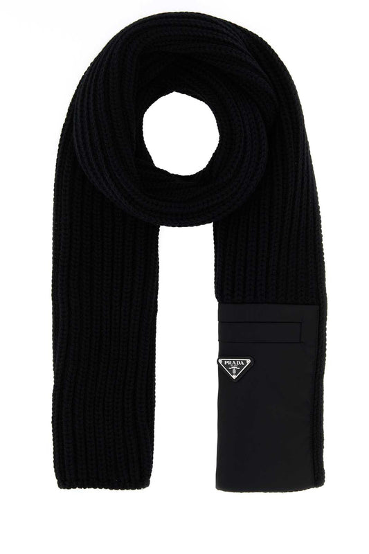 SCIARPE SCARFS AND FOULARDS
