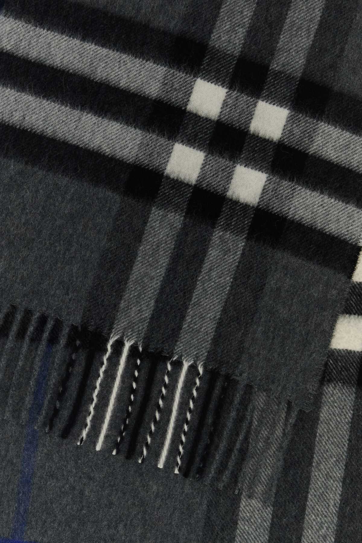 MU GIANT CHK CS SC SCARFS AND FOULARDS