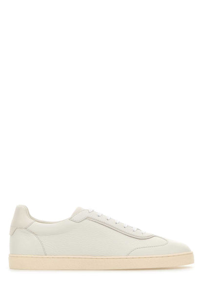 PAIR OF SNEAKERS SNEAKERS