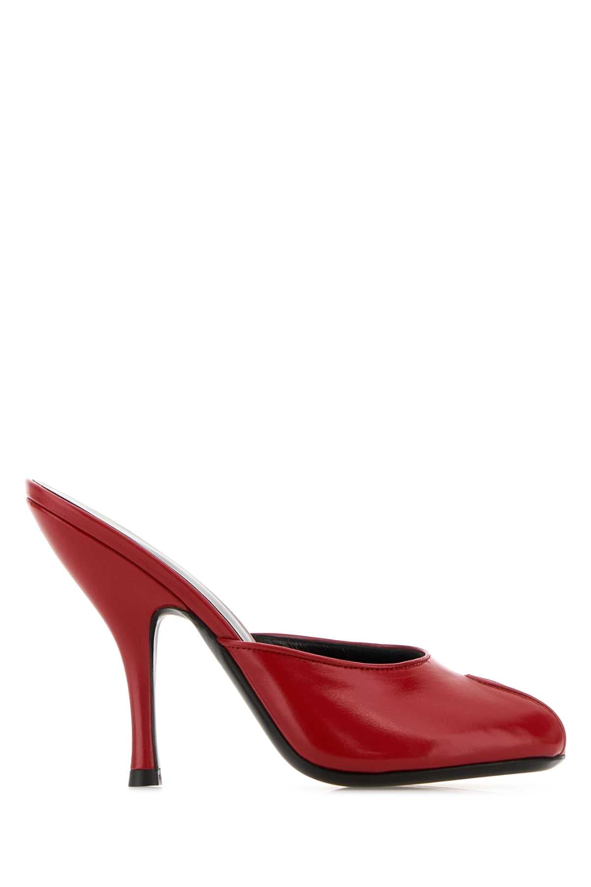 DATE MULE IN RED LEATHER PUMPS
