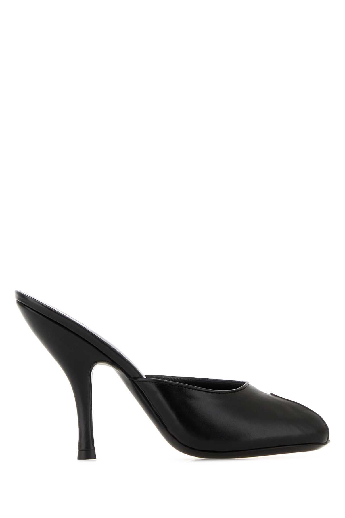 DATE MULE IN BLACK LEATHER PUMPS