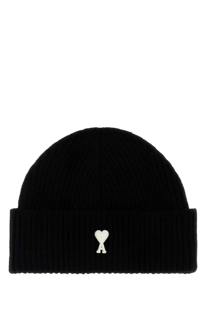 QUOTA-BEANIEWITHCONTRASTEDAMIDECOEUR BEANIES