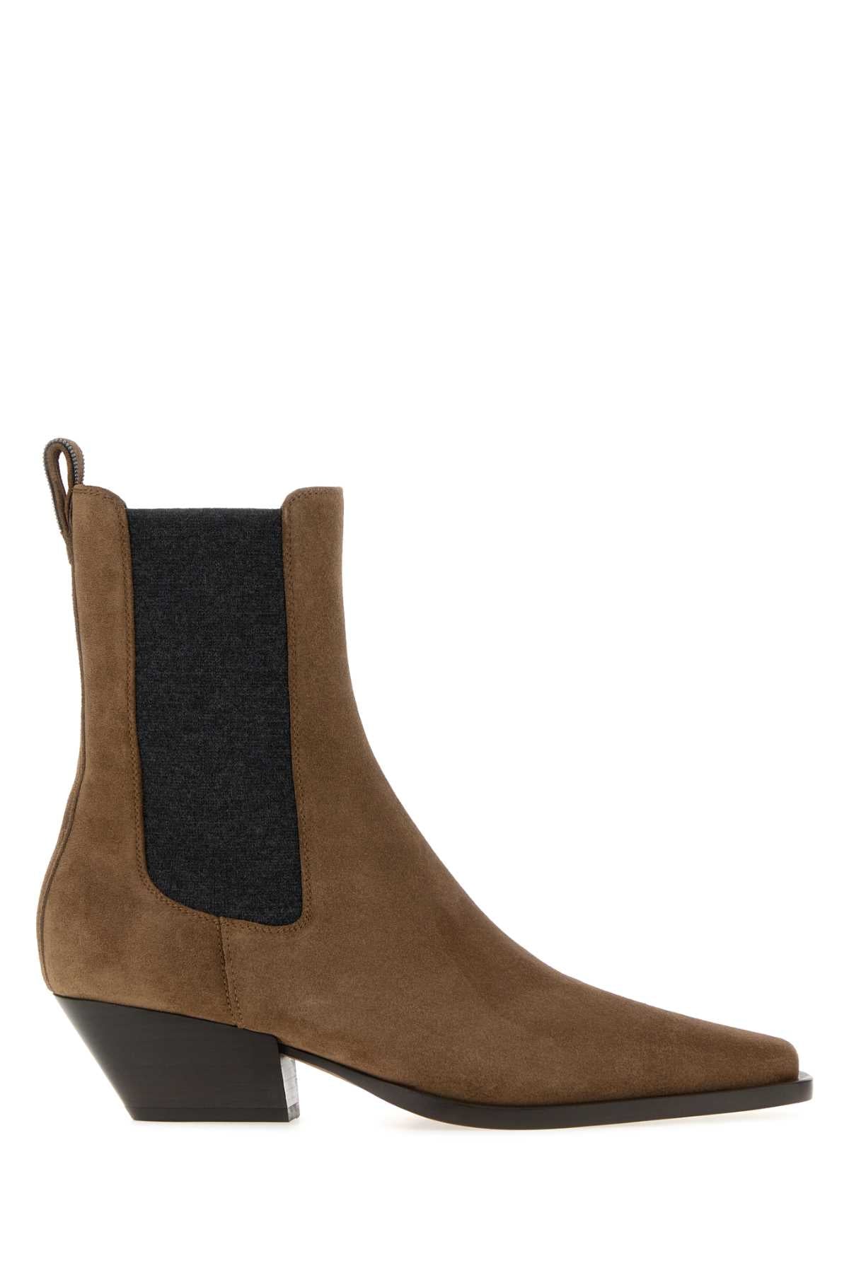 PAIR OF ANKLE BOOTS WITH HEELS BOOTS