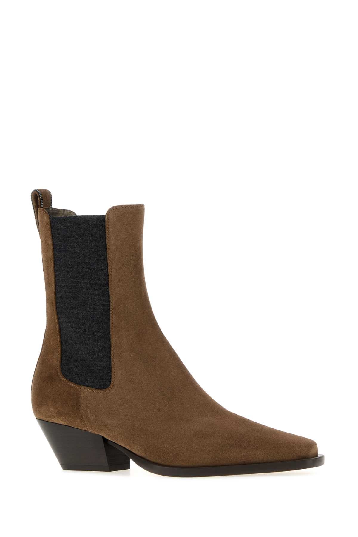 PAIR OF ANKLE BOOTS WITH HEELS BOOTS