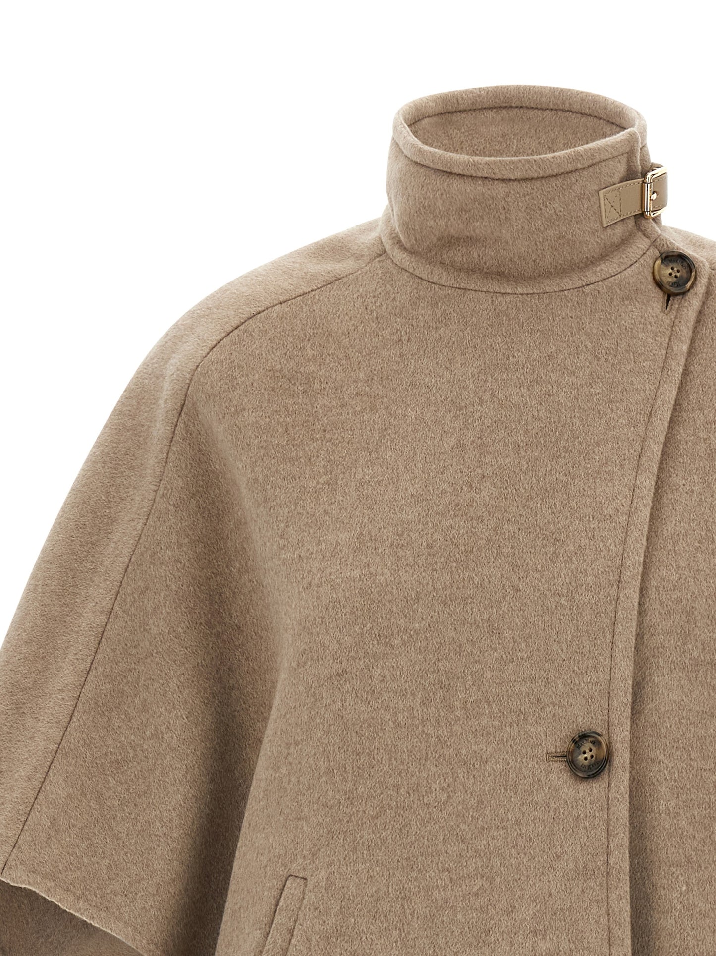 'Derrik' cape Capes