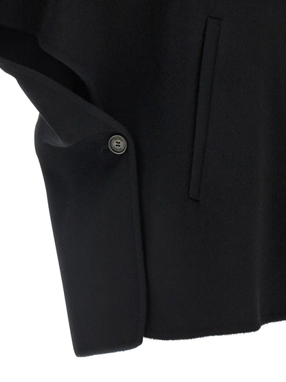 'Derrik' cape Capes
