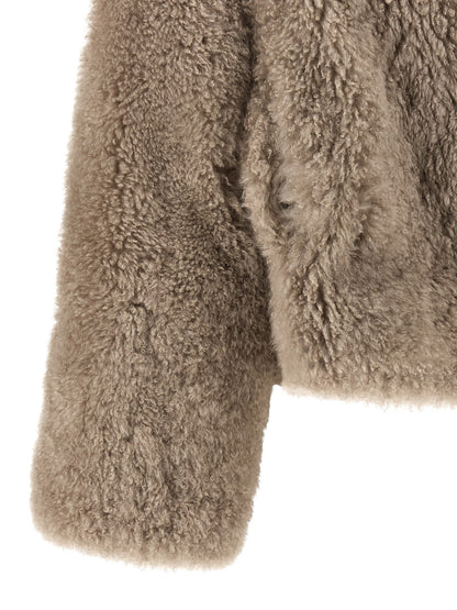 Long-haired fur Fur