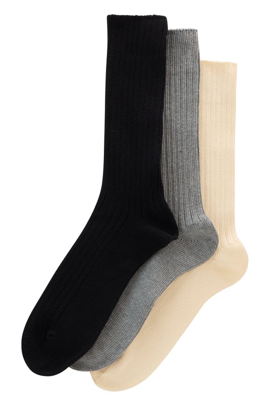 Set of three pairs of embroidered socks RTW