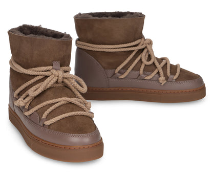 Snow boots with laces SHOES