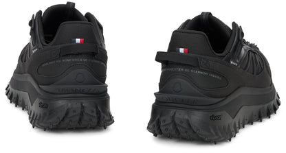 Sport shoes with high sole SHOES