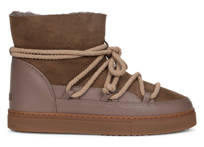 Snow boots with laces SHOES