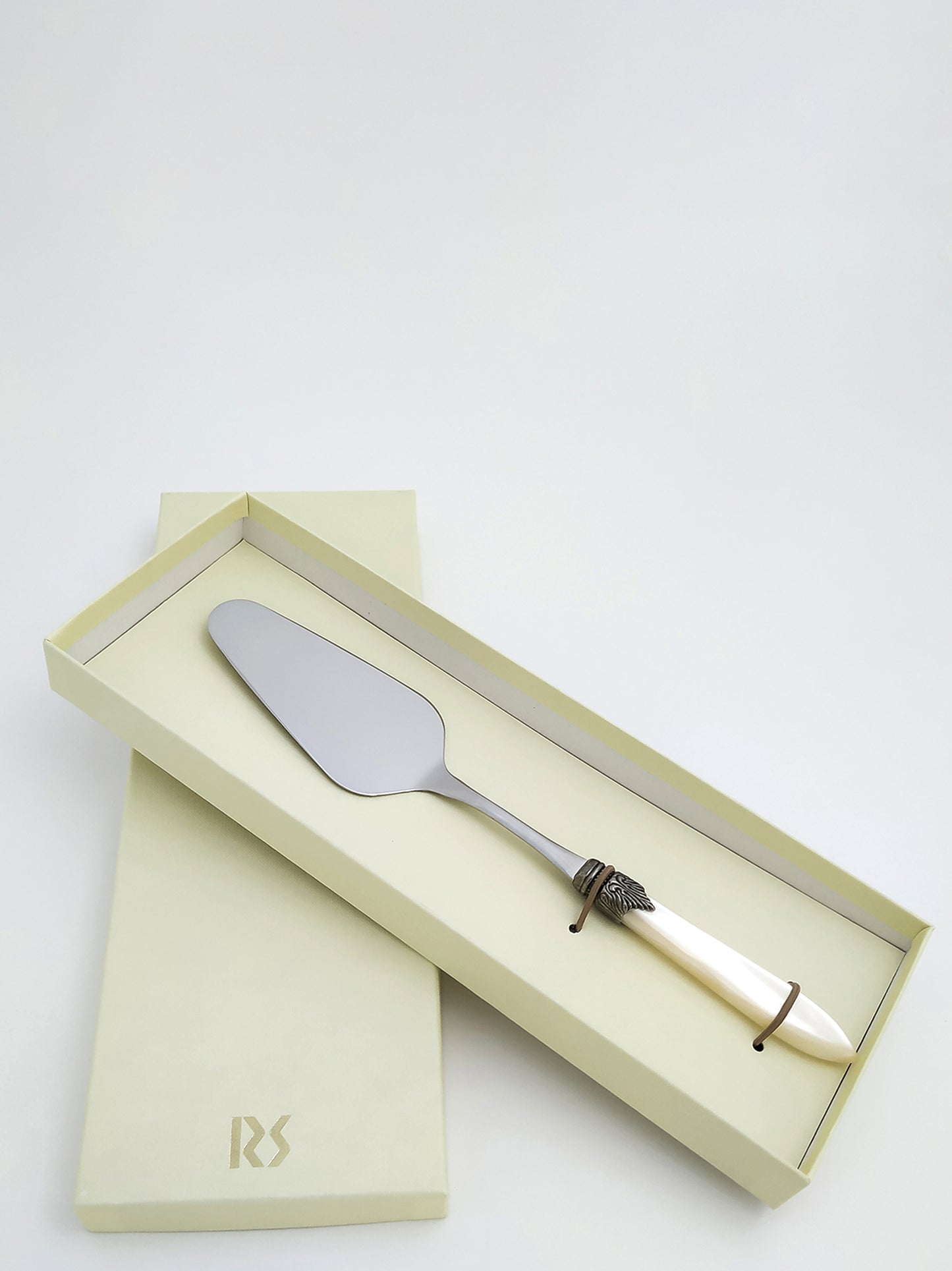 'Laura' cake shovel Kitchen kits and utensils