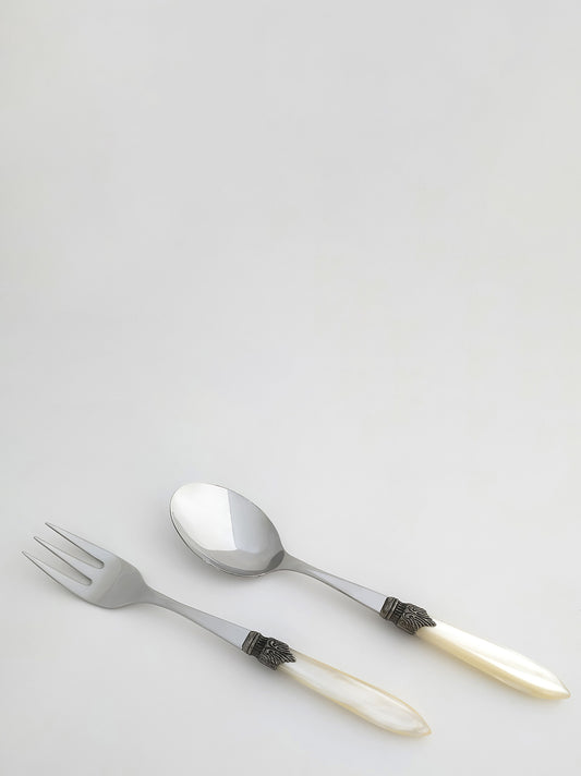 Set to serve 'Laura' Kitchen kits and utensils