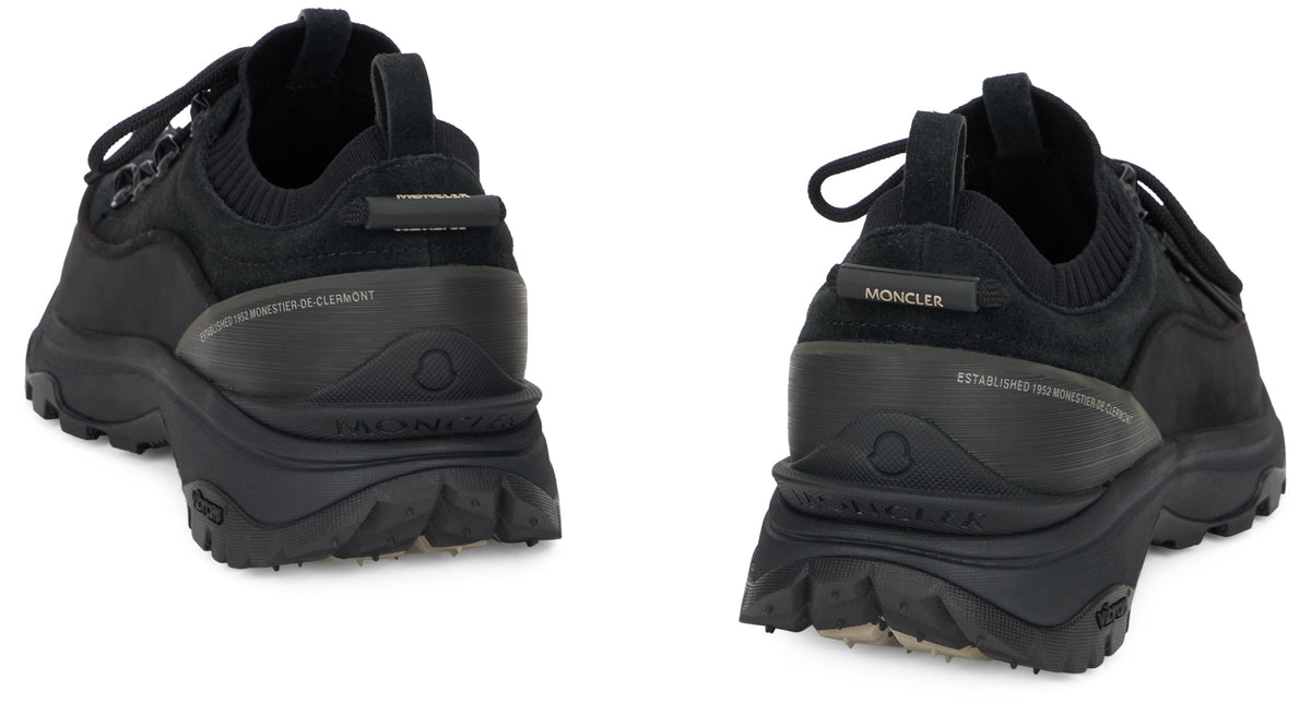 Sport shoes with high sole SHOES