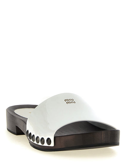 Patent clog Sandals