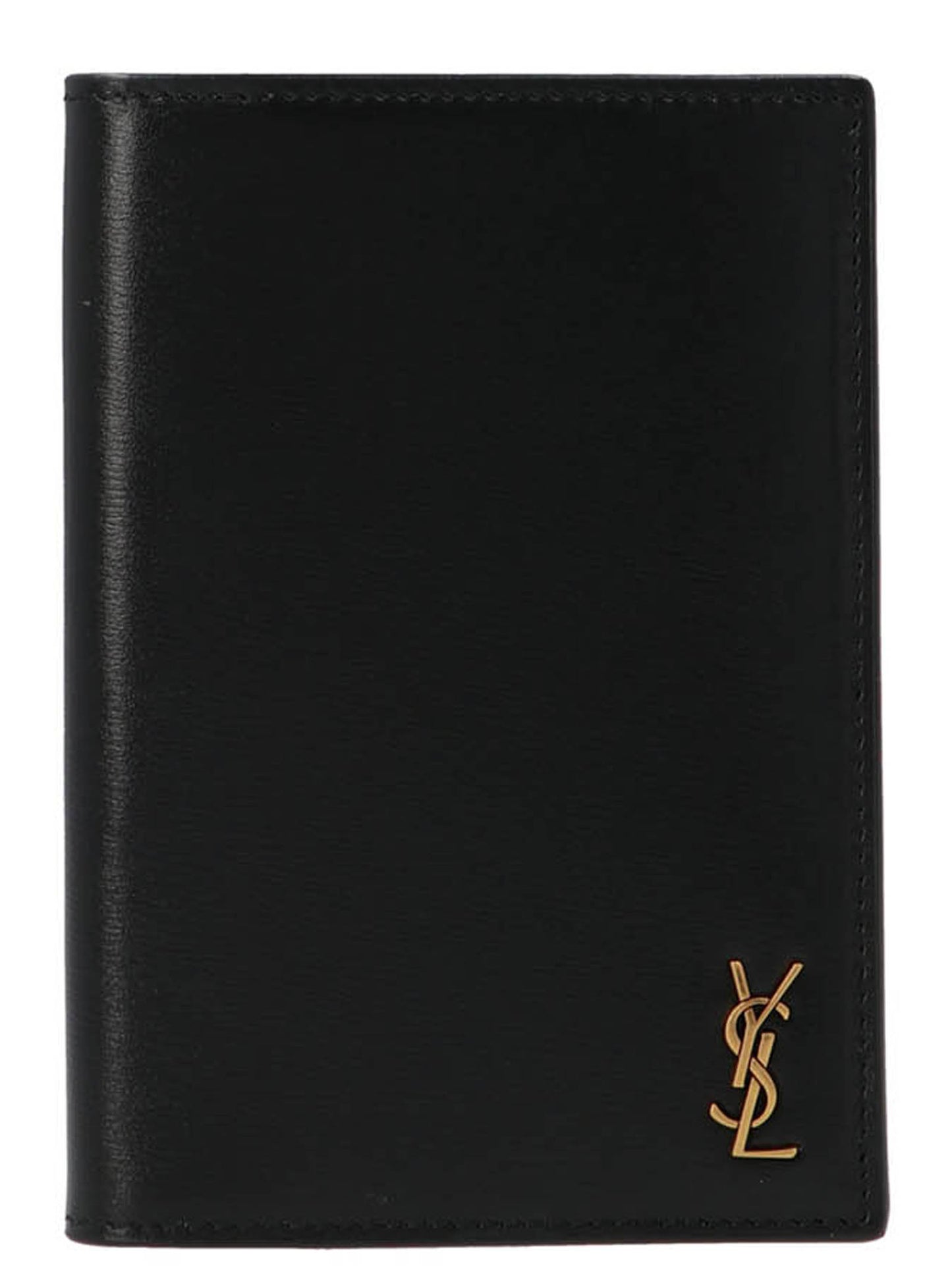 Monogram passport holder Lifestyle