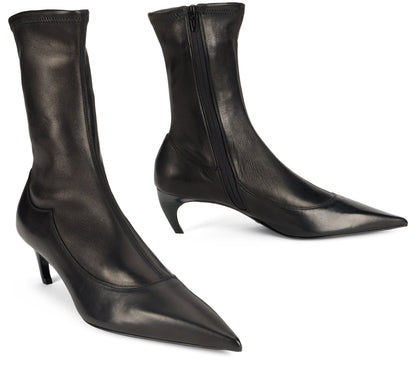 Boots in leather SHOES