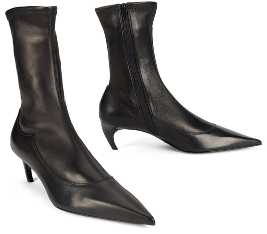 Boots in leather SHOES