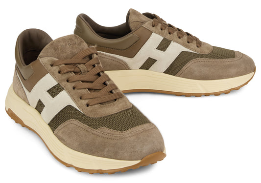 Sports shoe with high sole SHOES