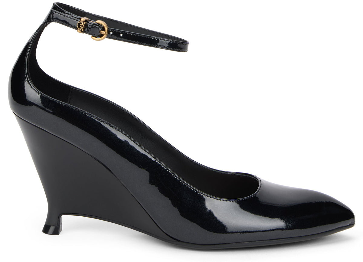 Low-cut with wedge RTW