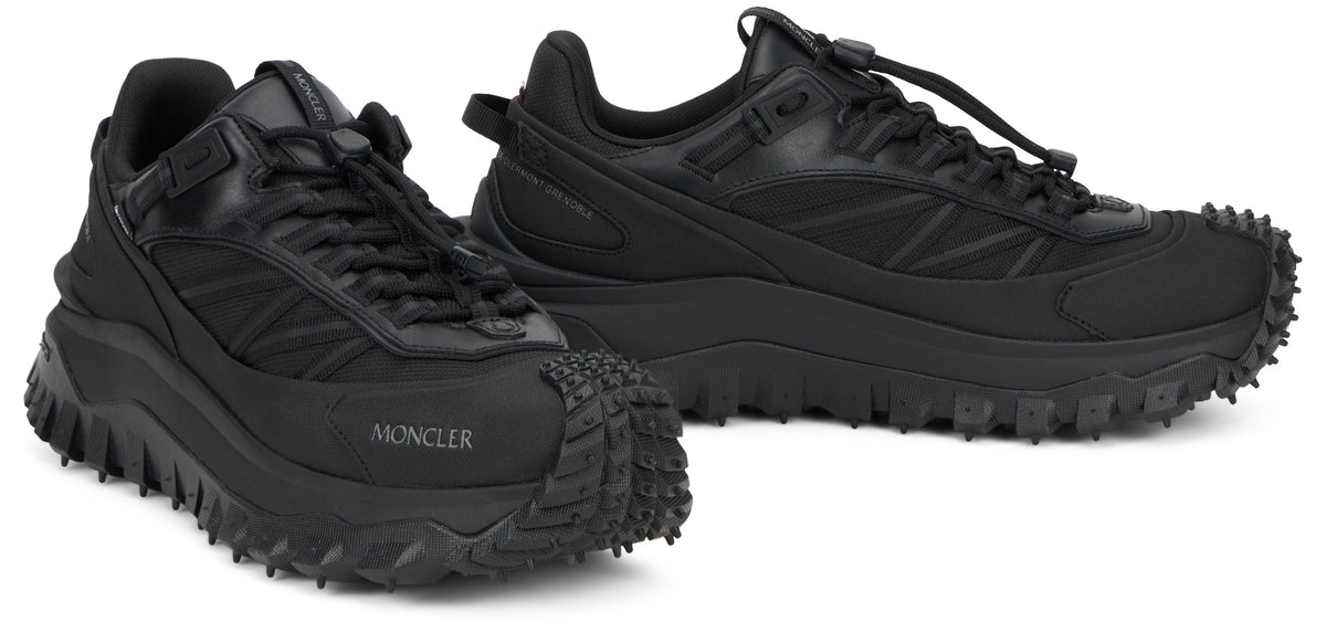 Sport shoes with high sole SHOES