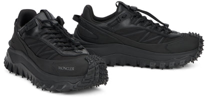 Sport shoes with high sole SHOES