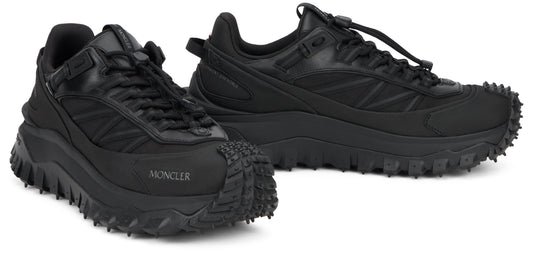 Sport shoes with high sole SHOES