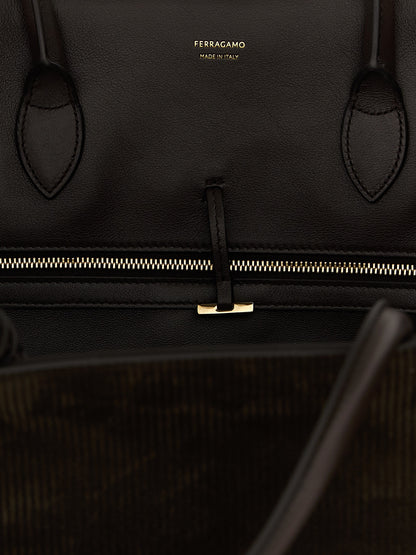 'Hug (L)' handbag Hand bags