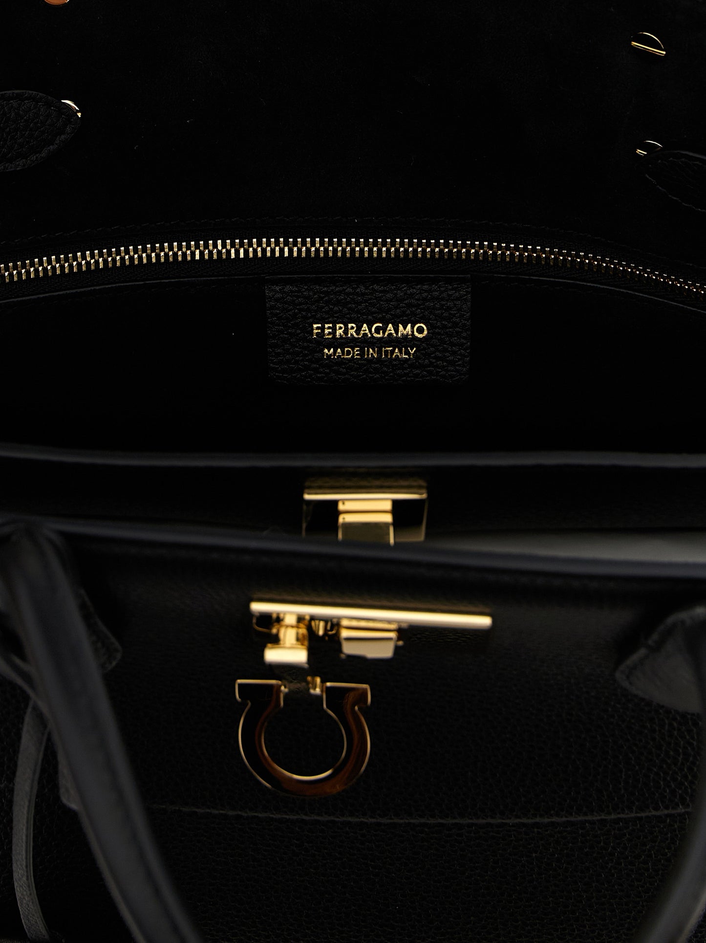 'New Ferragamo Studio Soft (L)' handbag Hand bags