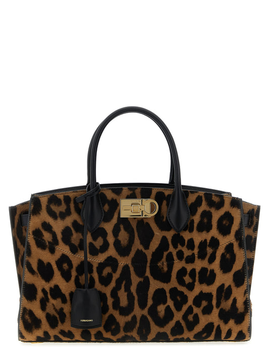 'New Ferragamo Studio Soft (L)' handbag Hand bags