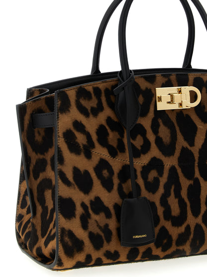 'New Ferragamo Studio Soft (L)' handbag Hand bags