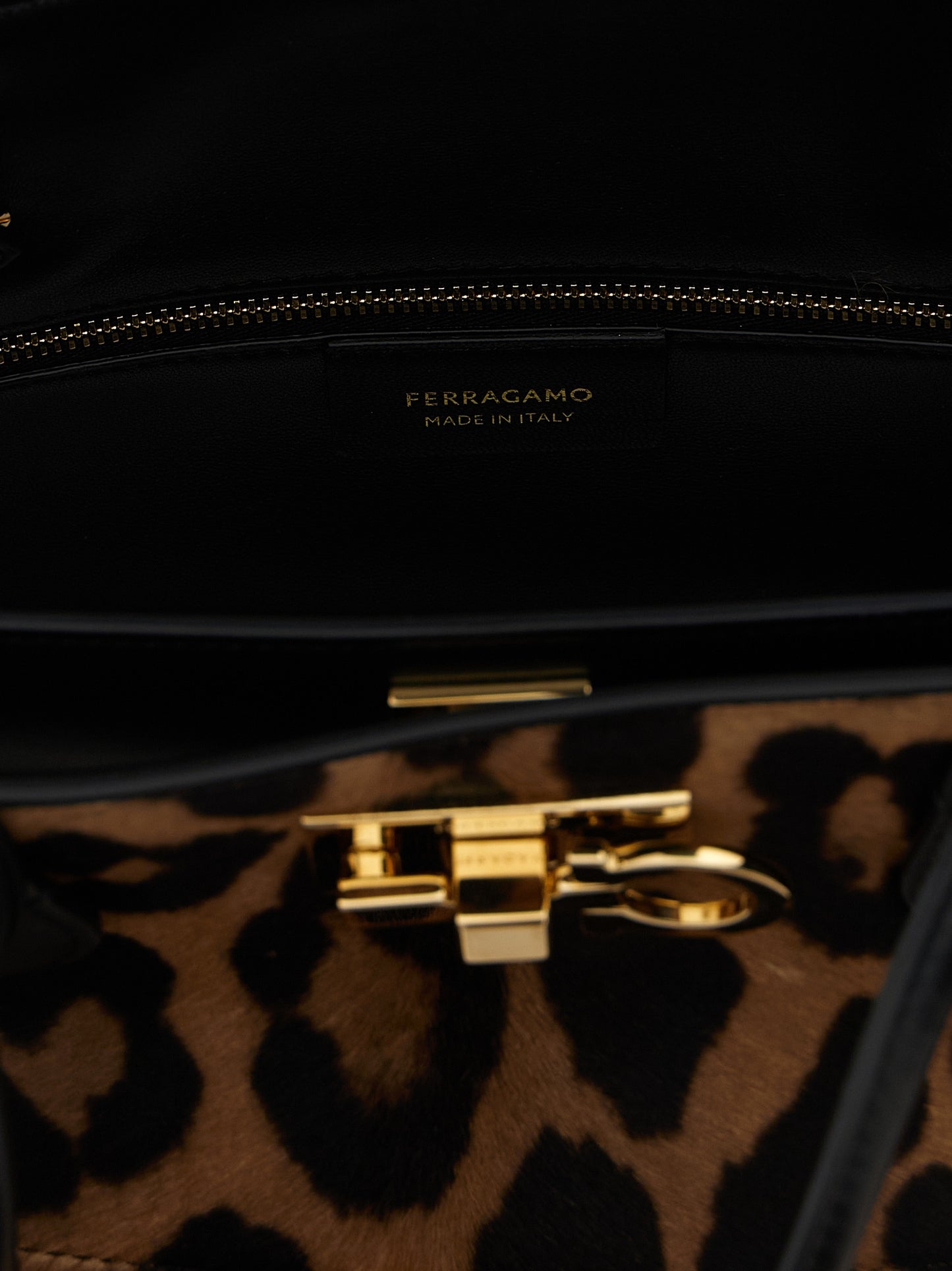 'New Ferragamo Studio Soft (L)' handbag Hand bags