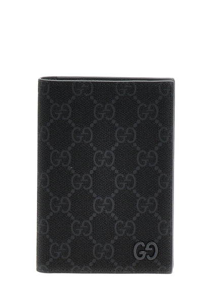 'GG' passport holder Lifestyle