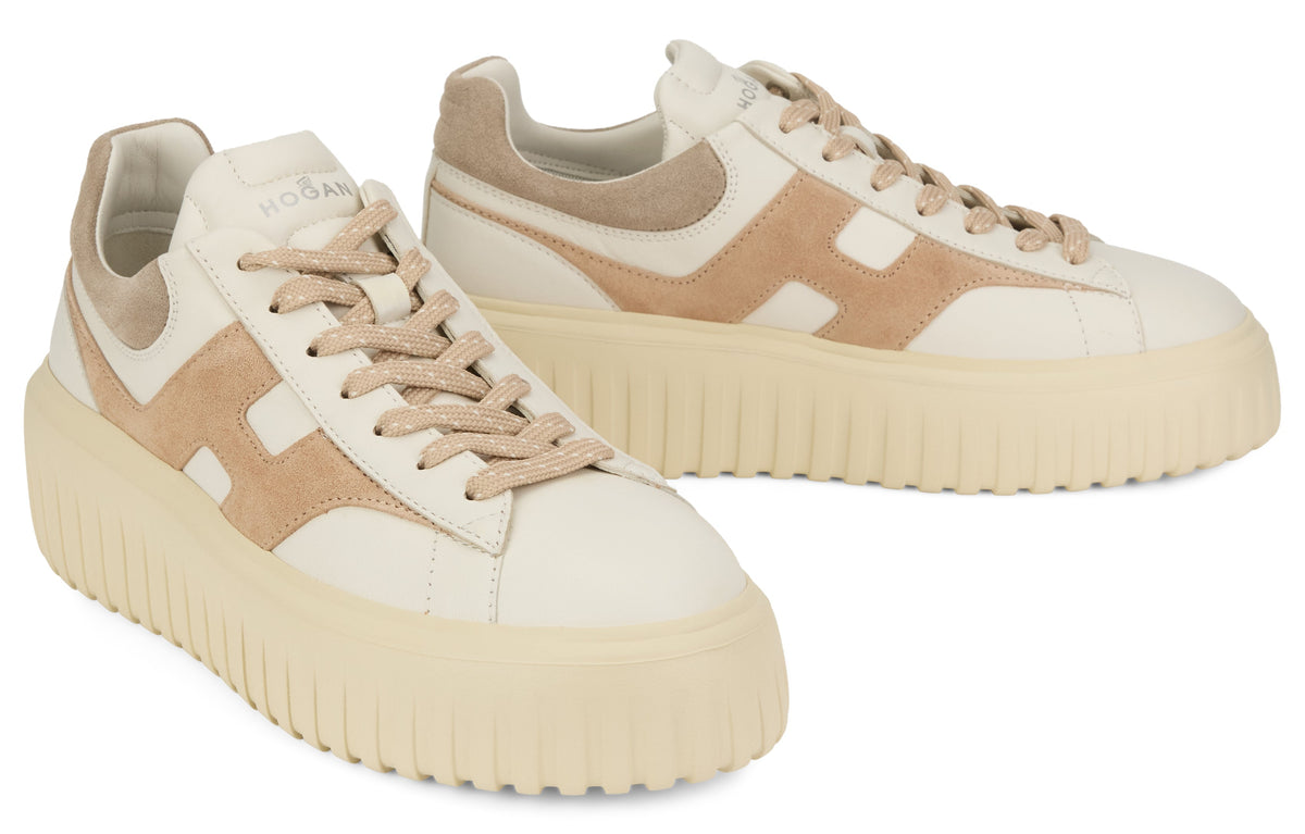 Sport shoes with high sole SHOES