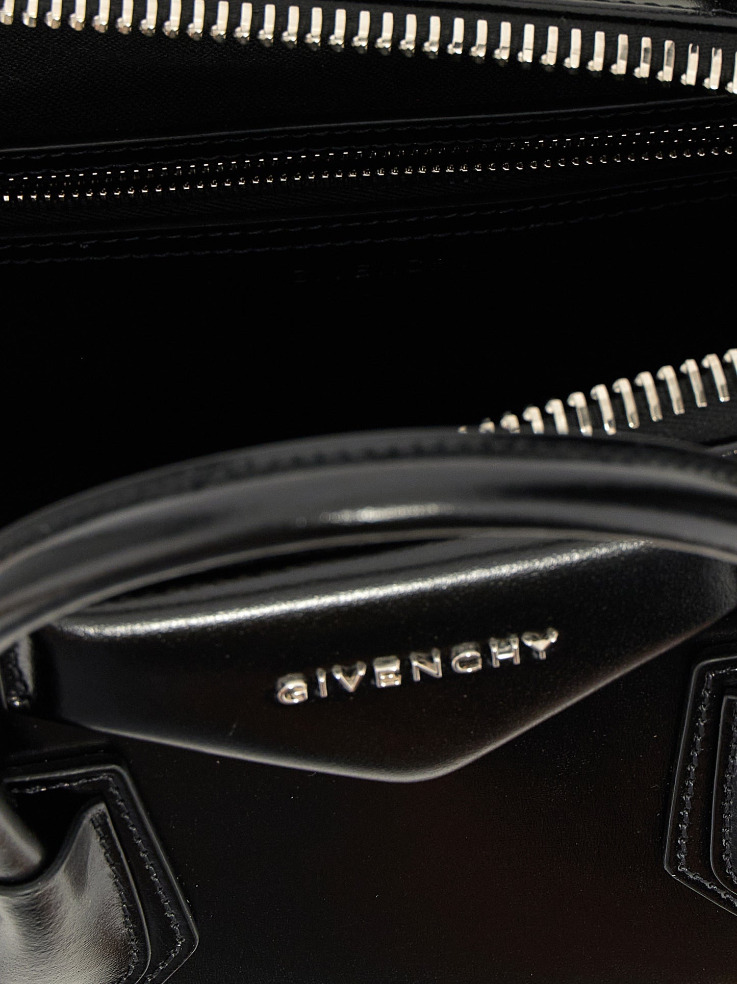 'Antigona' small handbag Hand bags